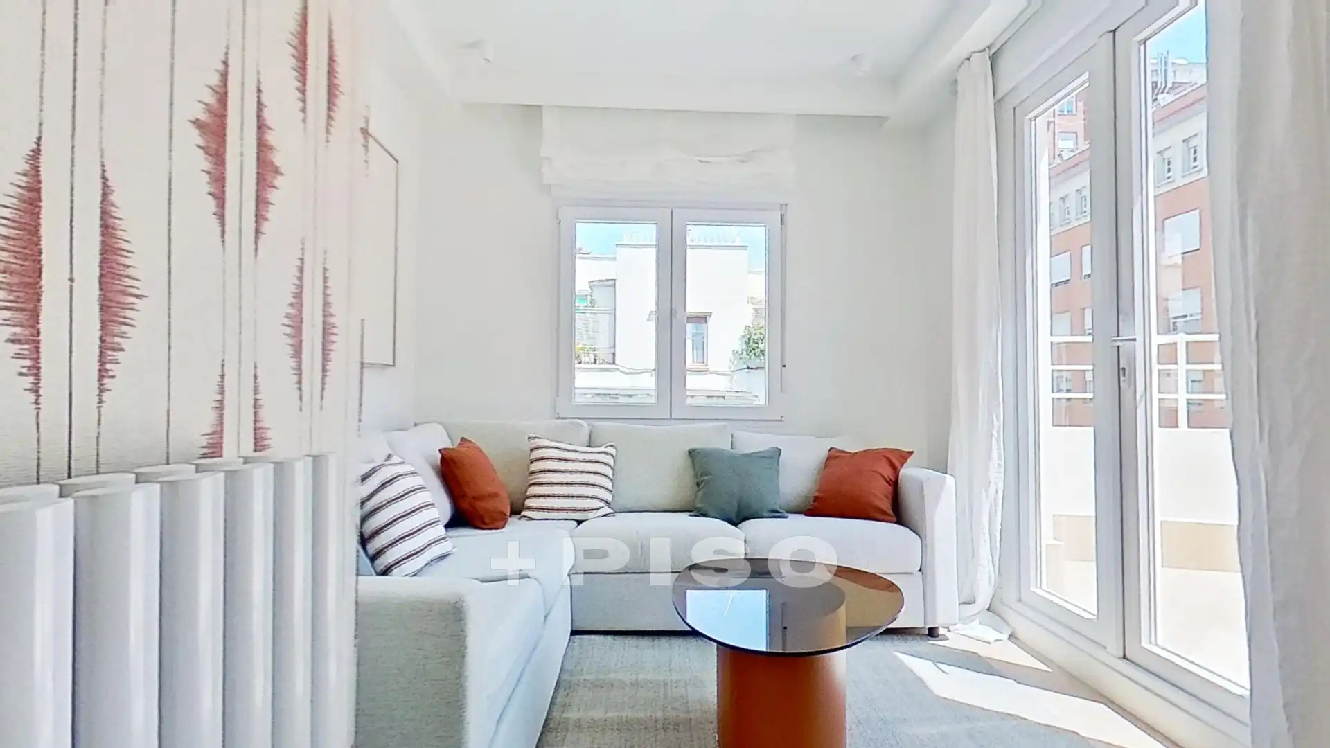 Wohnzimmer von Dachboden zum Verkauf in Madrid mit Klimaanlage, Terrasse und Möbliert
