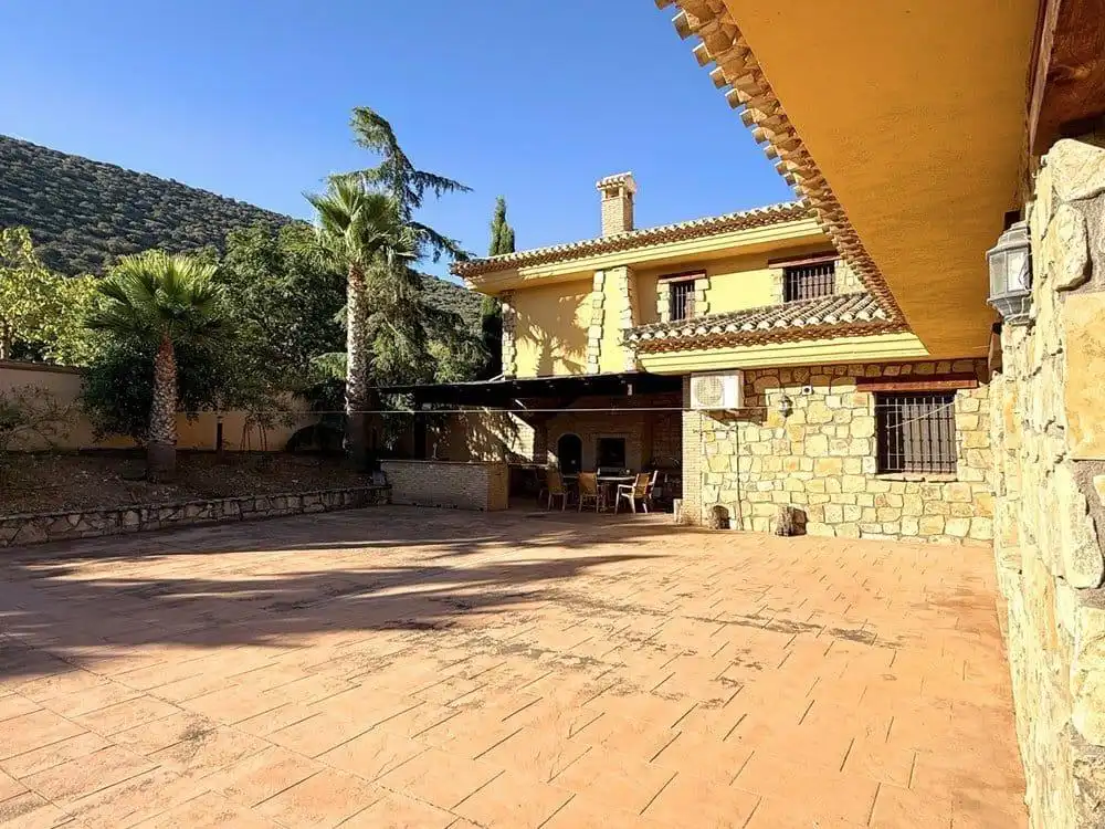 Vista exterior de Finca rústica en venta en Colomera con Calefacción, Terraza y Piscina