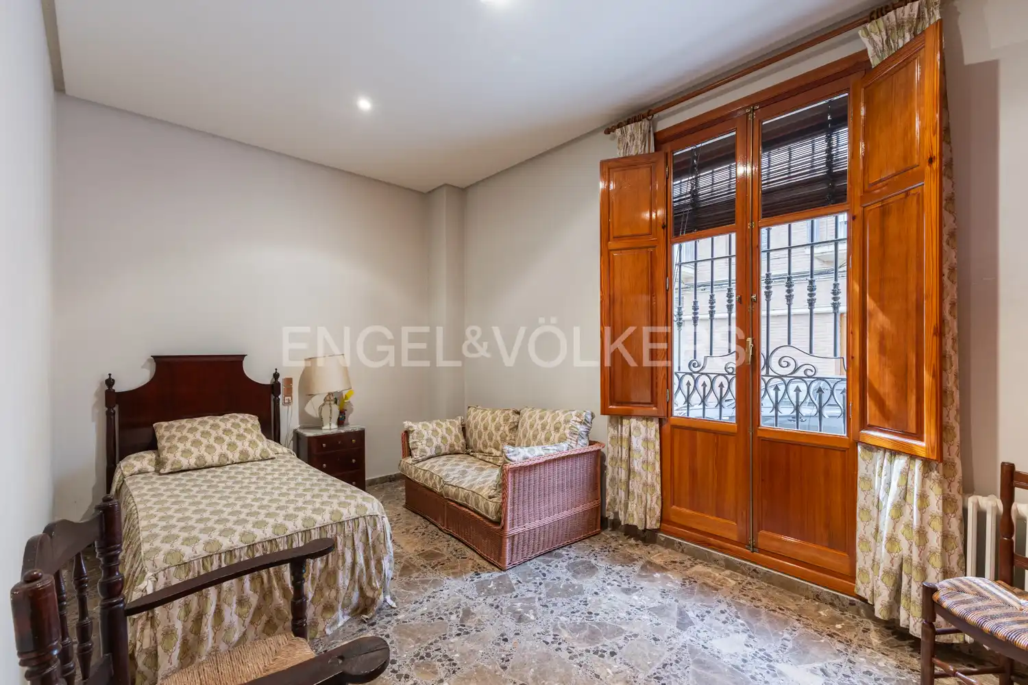 Vista exterior de Piso de alquiler en Carlet con Calefacción, Terraza y Trastero