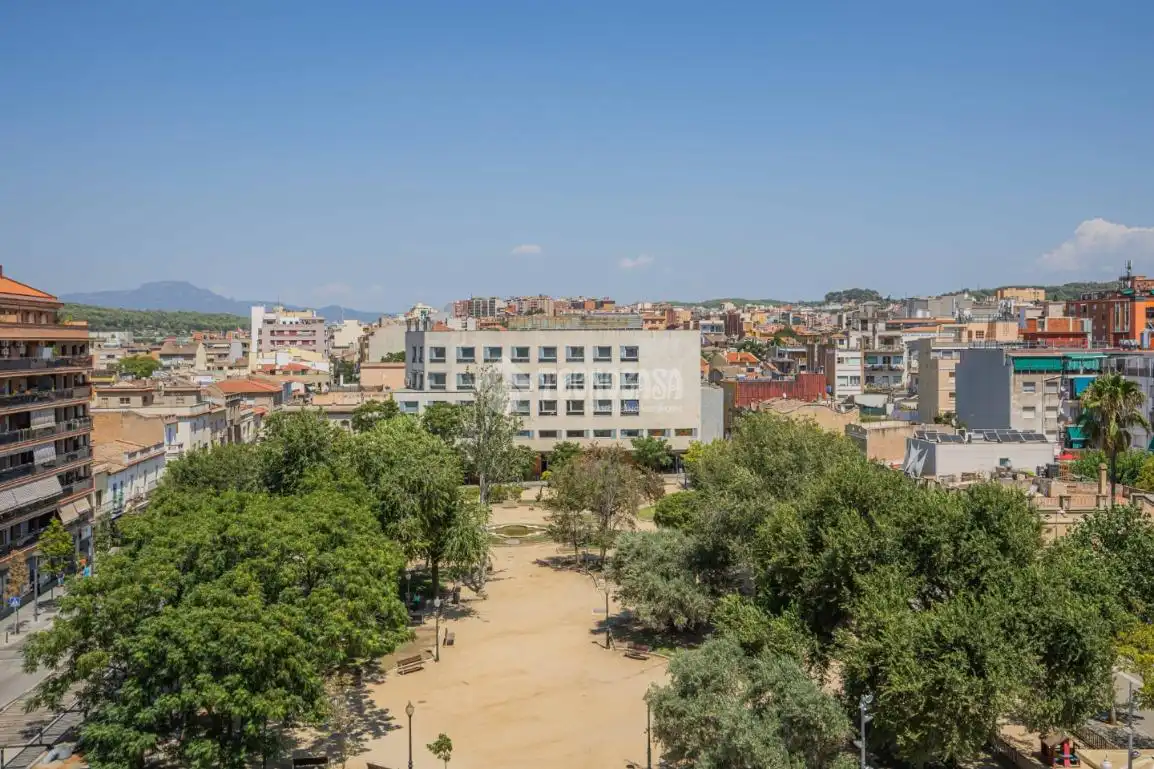 Vista exterior de Piso en venta en Rubí con Balcón