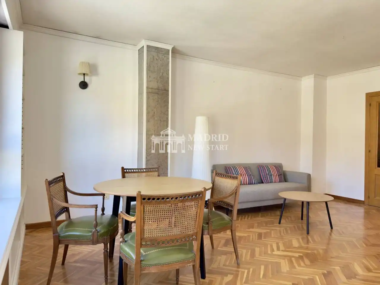 Vista exterior de Piso de alquiler en Segovia con Calefacción, Parquet y Terraza