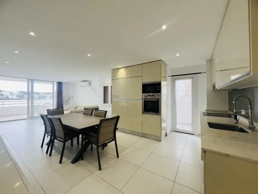 Cuina de Apartament de lloguer en Calvià amb Aire condicionat, Calefacció i Terrassa