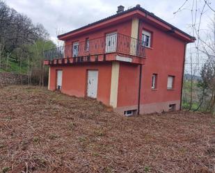 Vista exterior de Casa o xalet en venda en Grado amb Terrassa