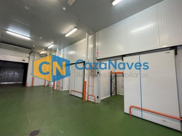 Nave industrielle avec ascenseur à vendre à Coslada pueblo