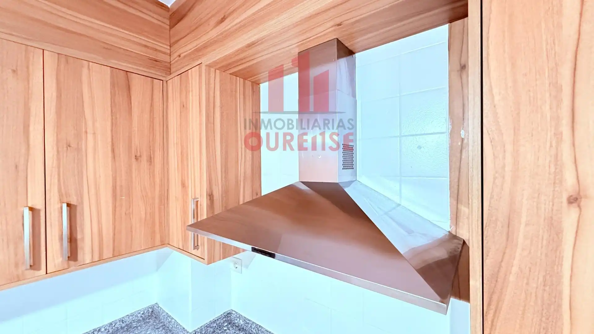 Cocina de Piso de alquiler en Ourense Capital  con Calefacción