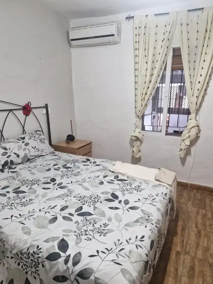 Schlafzimmer von Erdgeschoss zum Verkauf in Peal de Becerro mit Klimaanlage