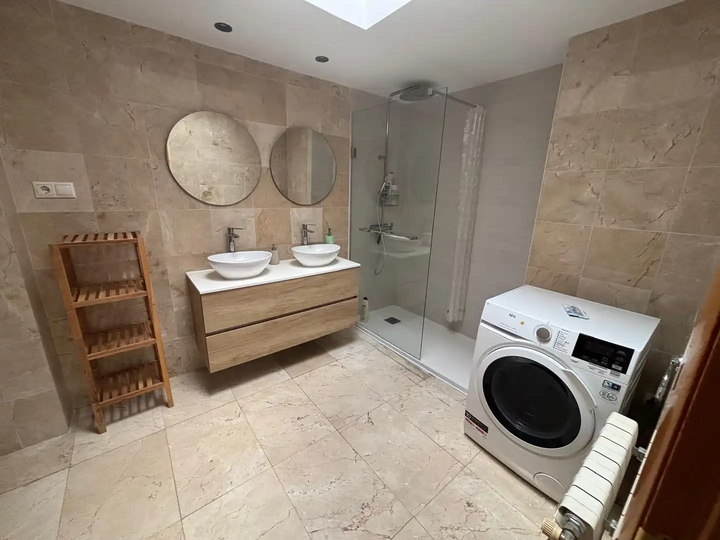 Bathroom of Flat for rent in Oviedo   with Air Conditioner, Heating and Parquet flooring