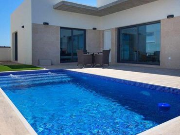 Villa con piscina in vendita a Daya Nueva
