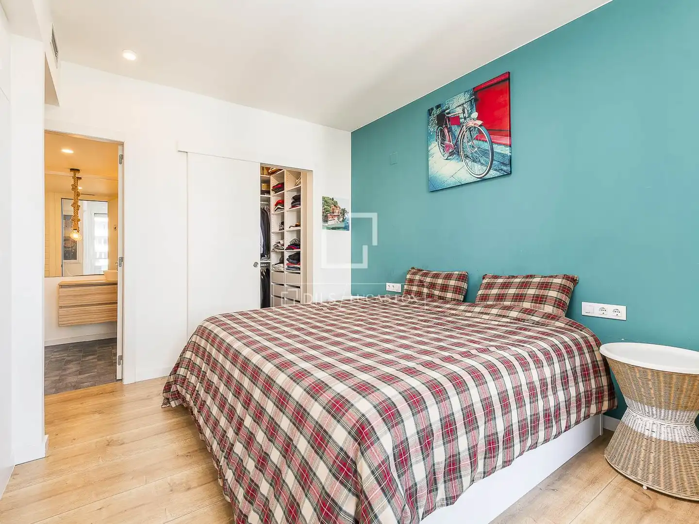 Schlafzimmer von Wohnung zum Verkauf in Barcelona mit Klimaanlage, Heizung und Privatgarten