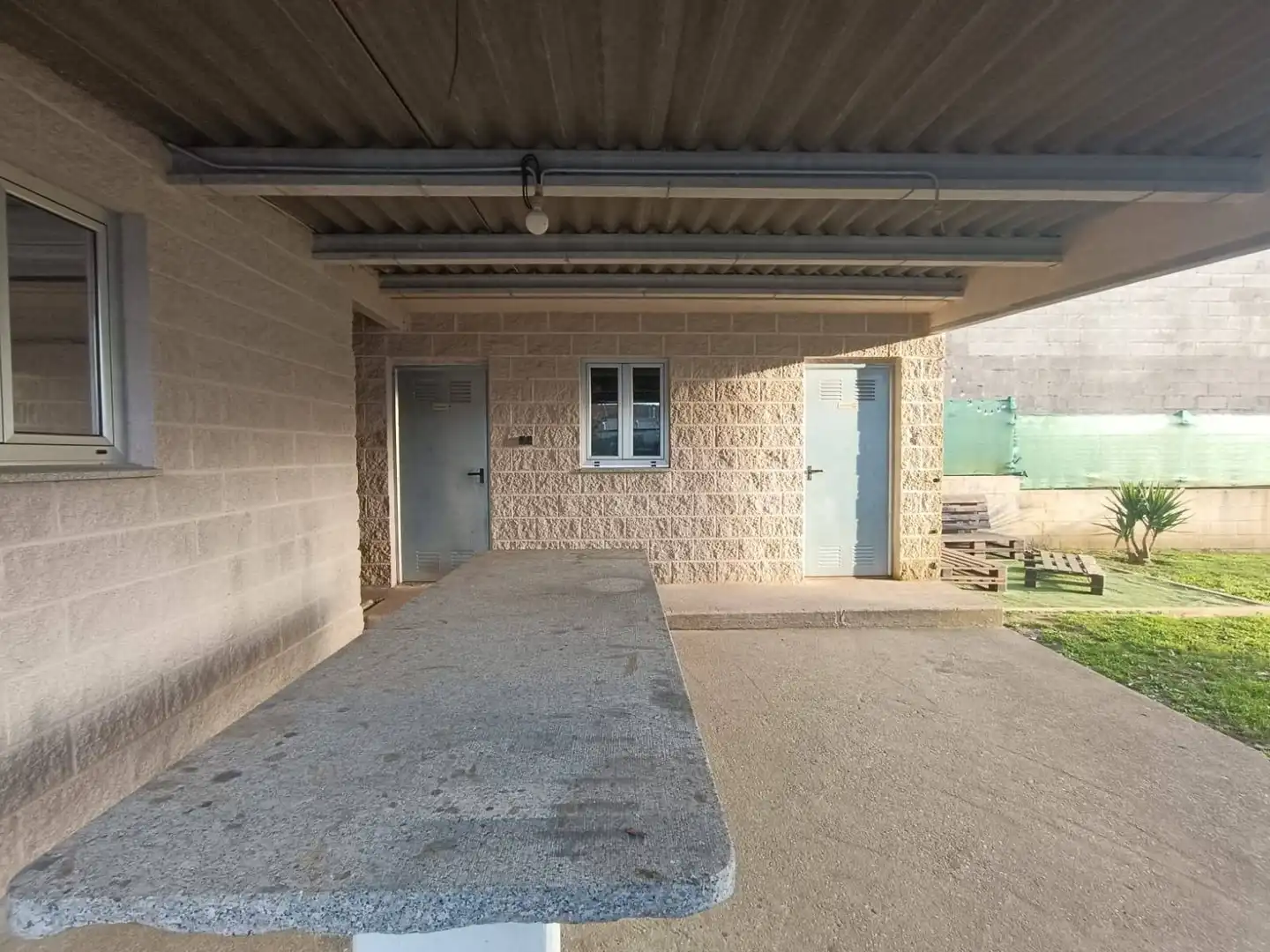 Wohnung zum Verkauf in Touro mit Privatgarten, Terrasse und Abstellraum