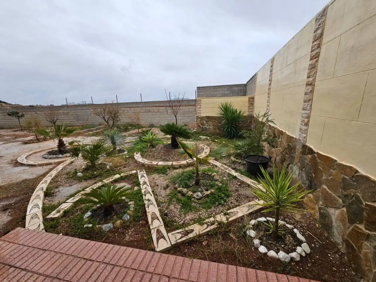 Jardí de Casa o xalet en venda en Alicante / Alacant amb Aire condicionat, Calefacció i Jardí privat
