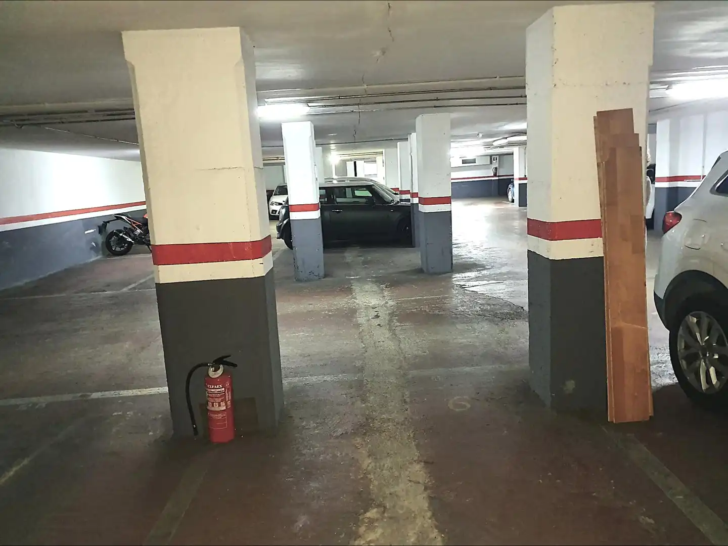 Garage for rent in Carrer Carrer de Rocafort, La Nova Esquerra de l'Eixample