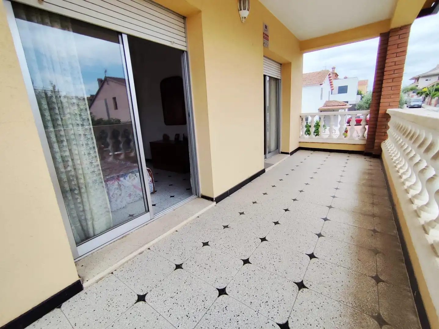 Terraza de Casa o chalet en venta en Santa Perpètua de Mogoda con Aire acondicionado, Calefacción y Jardín privado