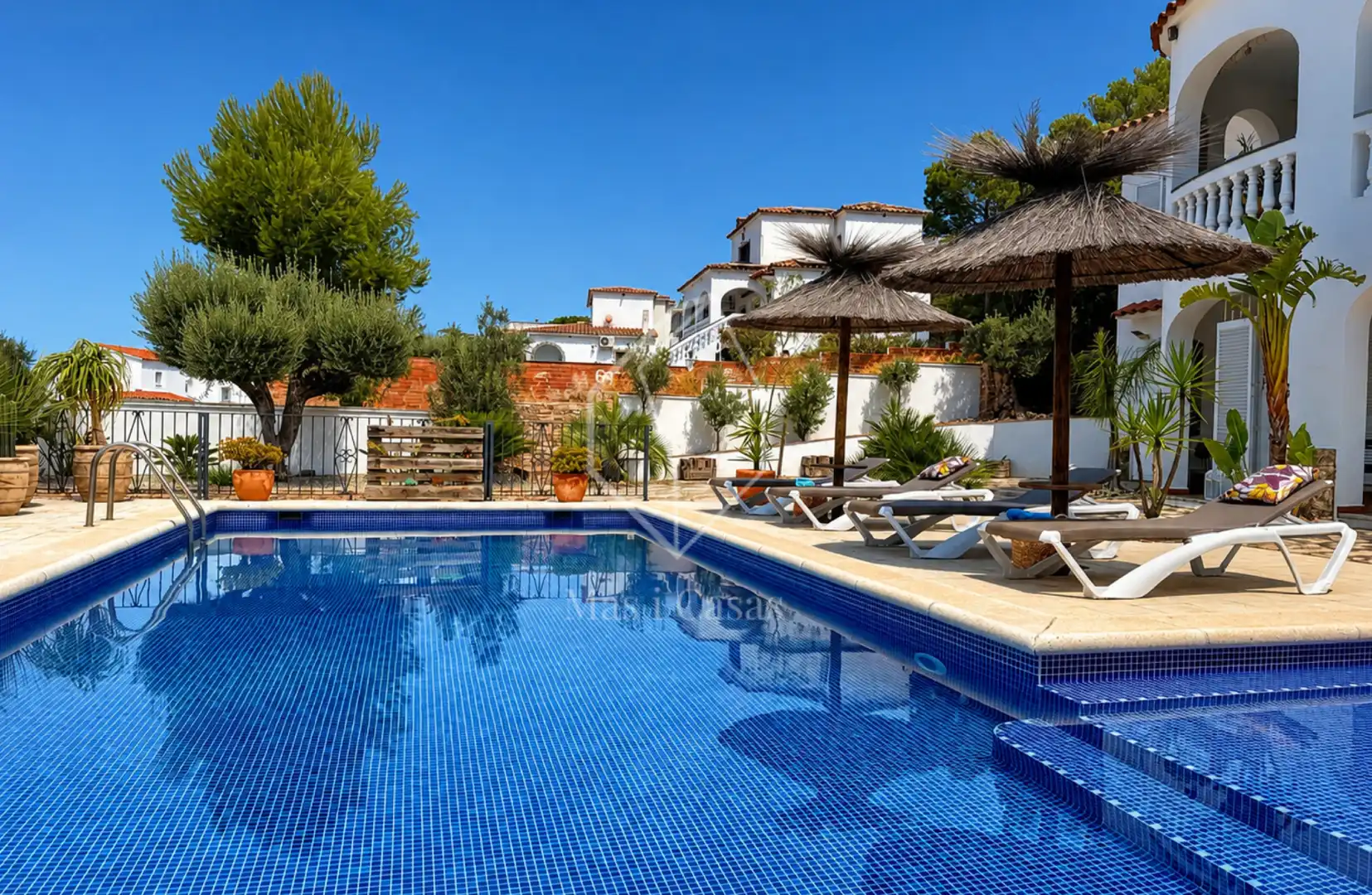 Chalet con terraza en venta en Carrer Vall d'Aran 33