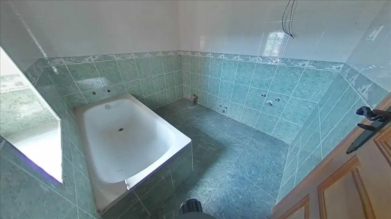 Baño de Casa o chalet en venta en Salinas de Pisuerga con Jardín privado, Parquet y Trastero