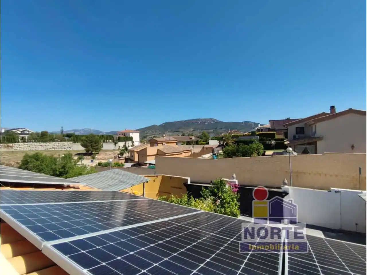 Vista exterior de Casa adosada en venta en Cocentaina con Aire acondicionado, Terraza y Piscina