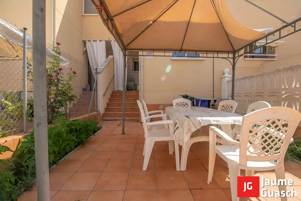 Terraza de Casa adosada en venta en Creixell con Aire acondicionado, Calefacción y Jardín privado