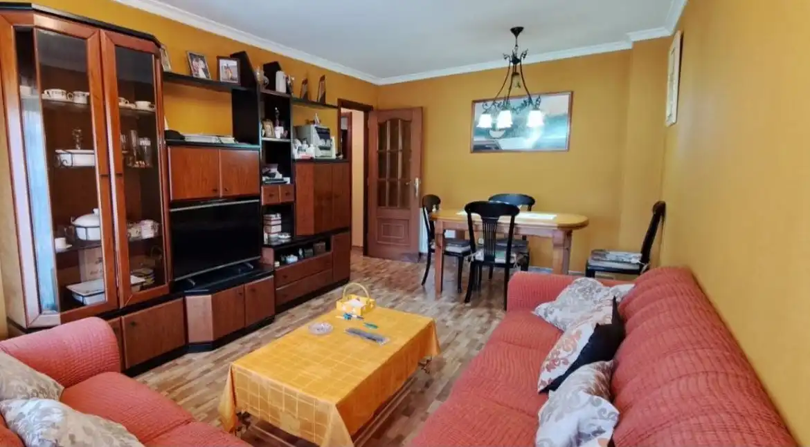 Wohnung zum Verkauf in Estrada Gasset 31