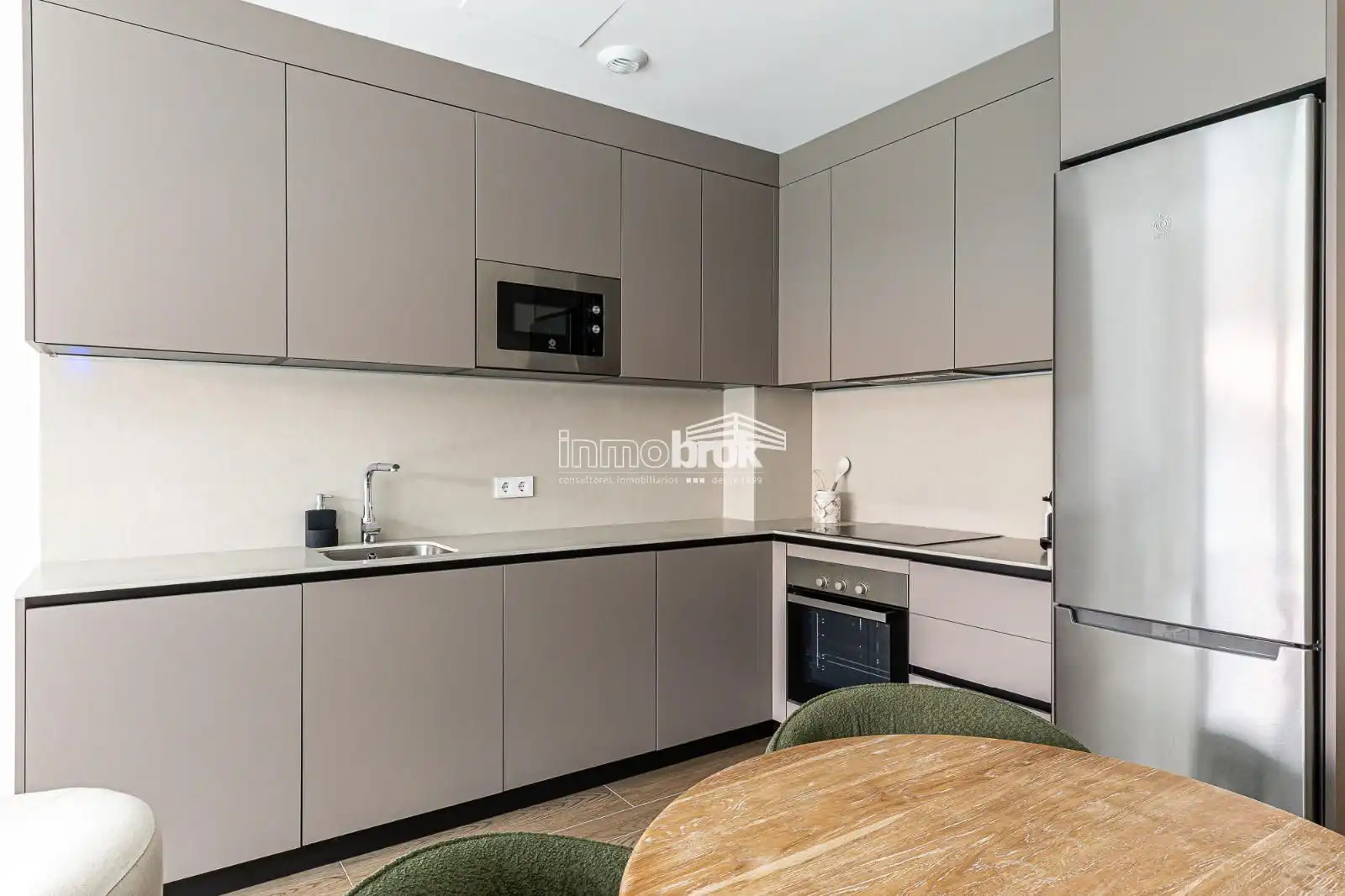 Cocina de Dúplex de alquiler en Madrid con Aire acondicionado, Calefacción y Terraza