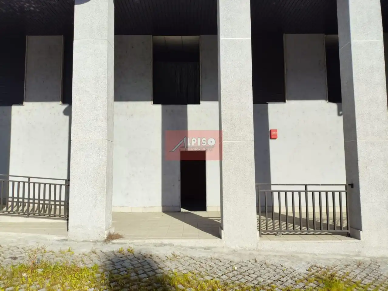 Business premises for sale in Avenida Portugal