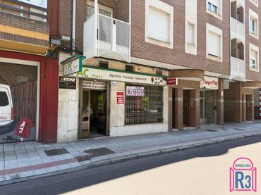 Local comercial en venda a Murillo