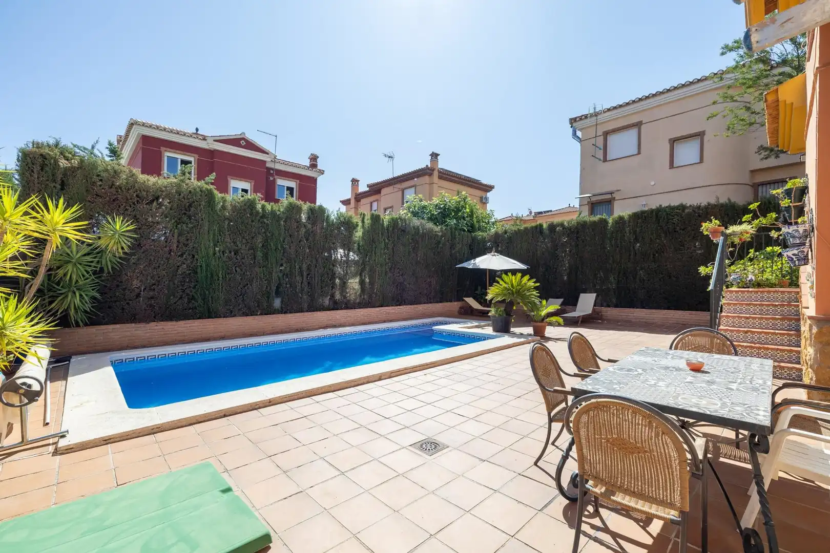 Piscina de Casa o chalet en venta en Cúllar Vega con Aire acondicionado, Calefacción y Jardín privado
