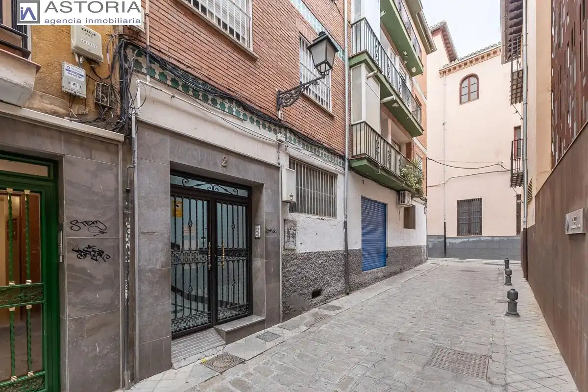 Außenansicht von Wohnung zum Verkauf in Granada mit Möbliert und Balkon