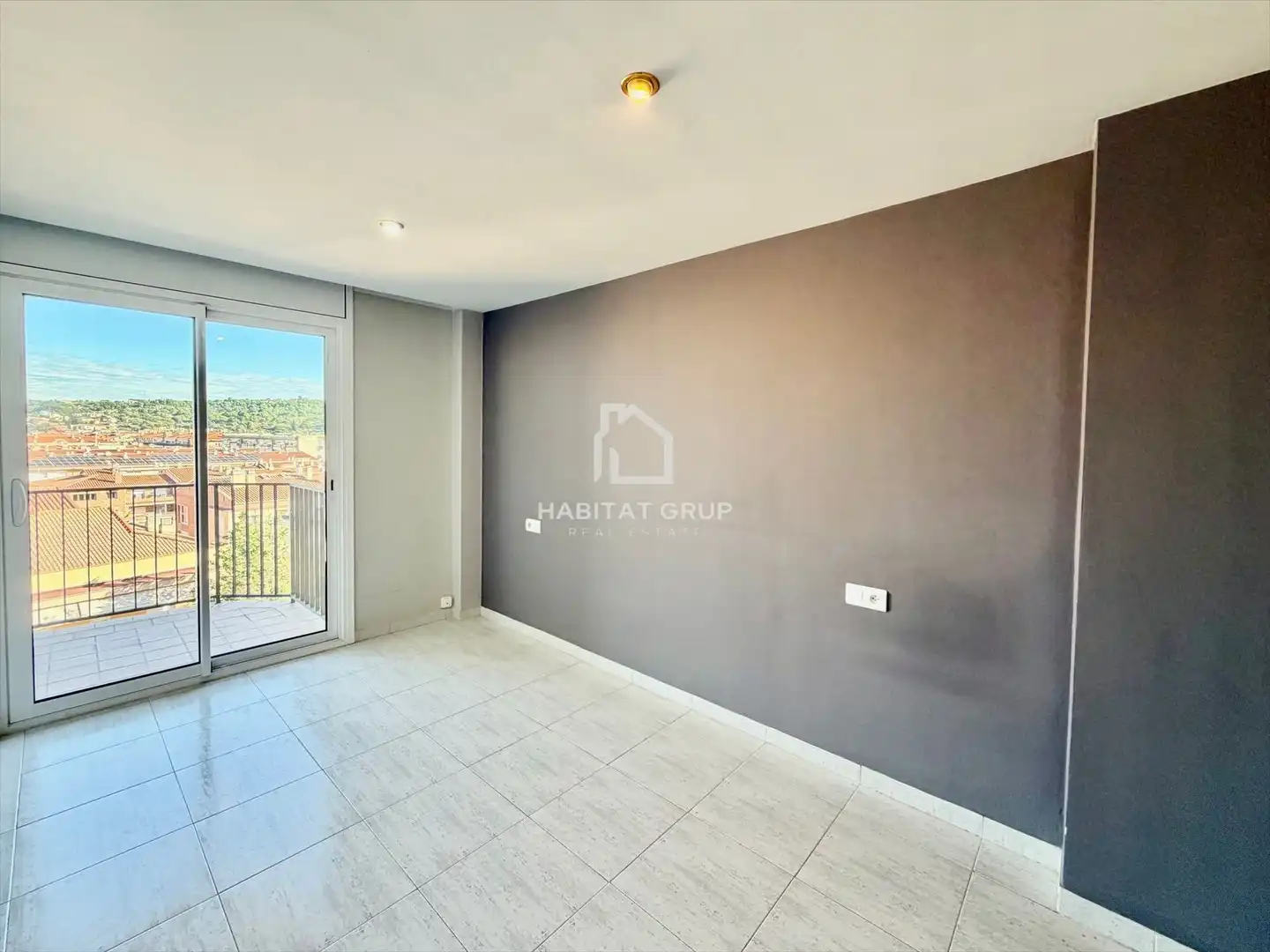 Habitación de Dúplex en venta en Girona con Aire acondicionado, Calefacción y Terraza