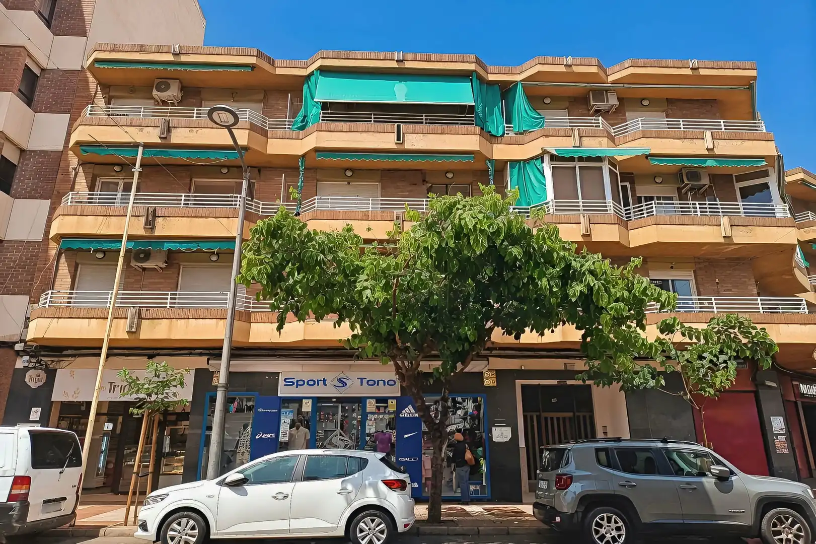 Außenansicht von Wohnung zum Verkauf in Mutxamel mit Parkett, Terrasse und Möbliert