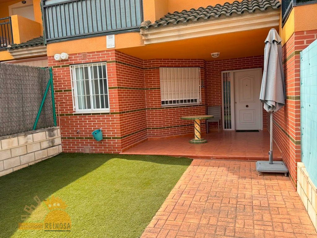 Vista exterior de Casa adosada en venda en Molina de Segura amb Aire condicionat, Calefacció i Jardí privat