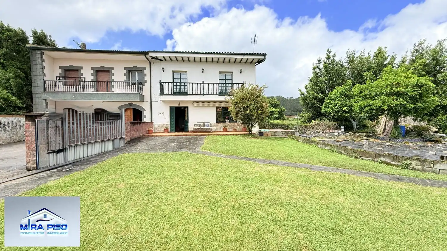 Vista exterior de Casa o chalet en venta en Argoños  con Calefacción, Terraza y Trastero