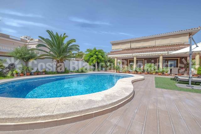 Casa-chalet en Venta en Rincón Bajo