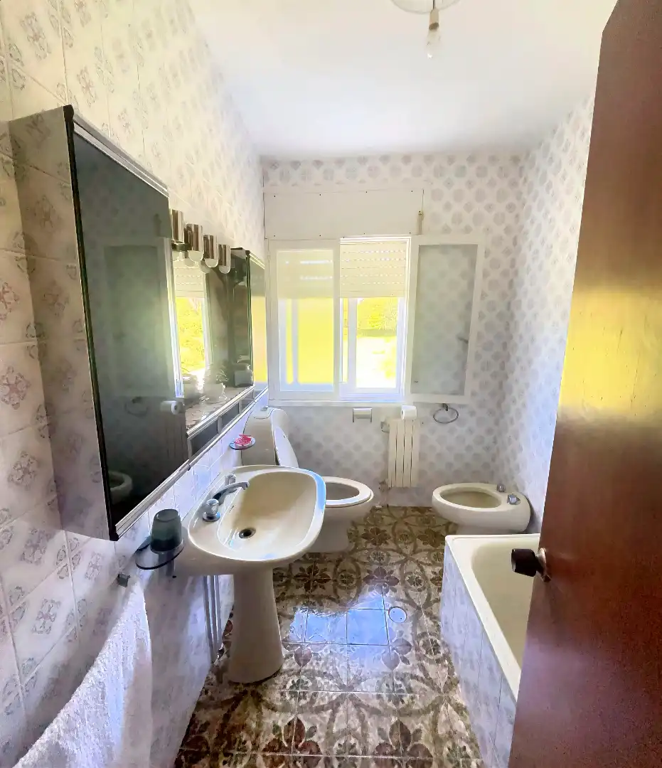 Baño de Casa o chalet en venta en Burela con Calefacción, Jardín privado y Trastero
