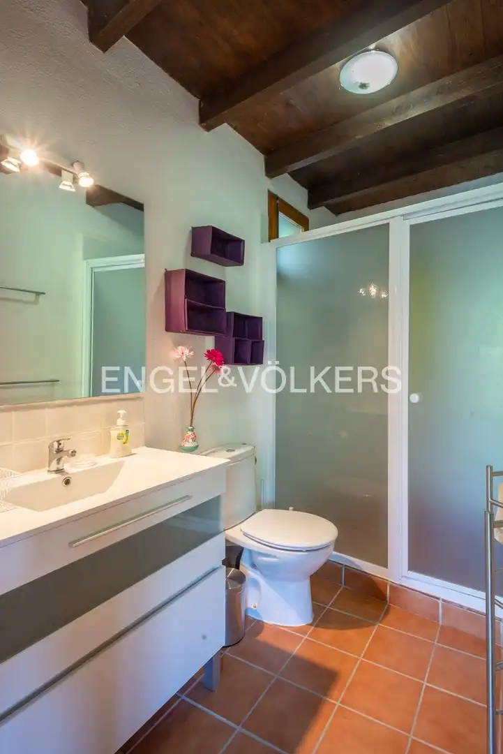 Baño de Casa o chalet en venta en La Vall de Bianya con Calefacción, Jardín privado y Terraza