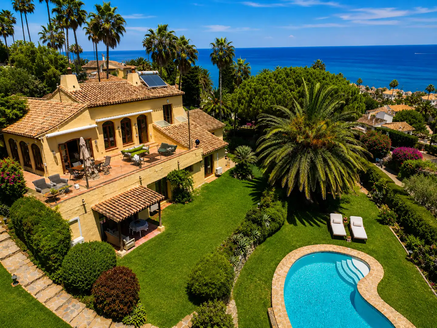 Jardí de Casa o xalet en venda en Estepona amb Aire condicionat, Jardí privat i Terrassa