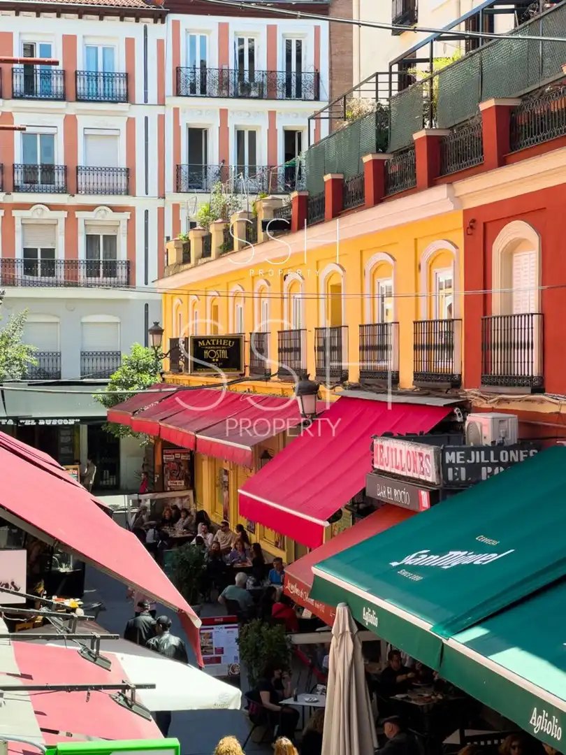 Vista exterior de Local en venda en Madrid
