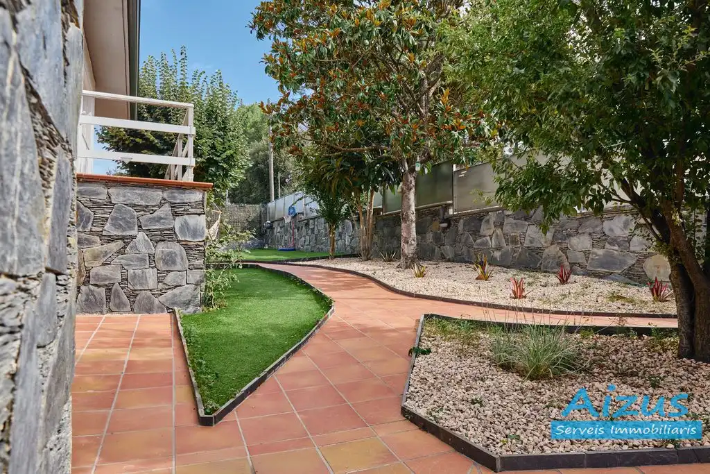 Jardín de Casa o chalet en venta en Seva con Aire acondicionado, Calefacción y Jardín privado