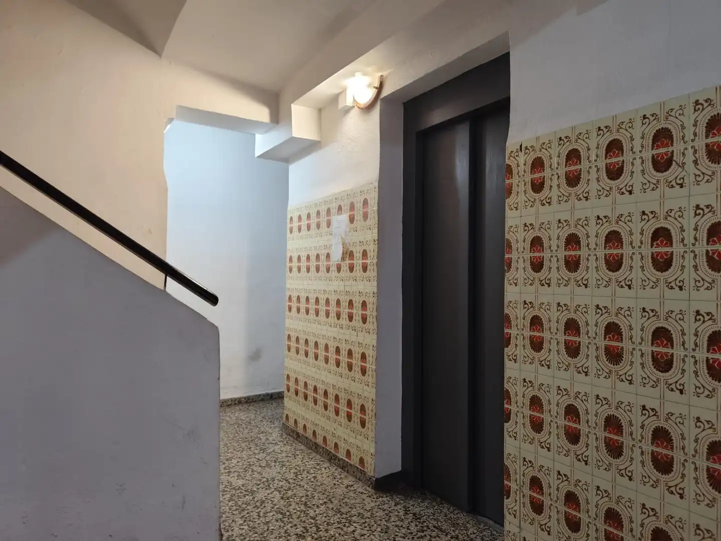 Flat for sale in Valencia  with Air Conditioner and Terrace