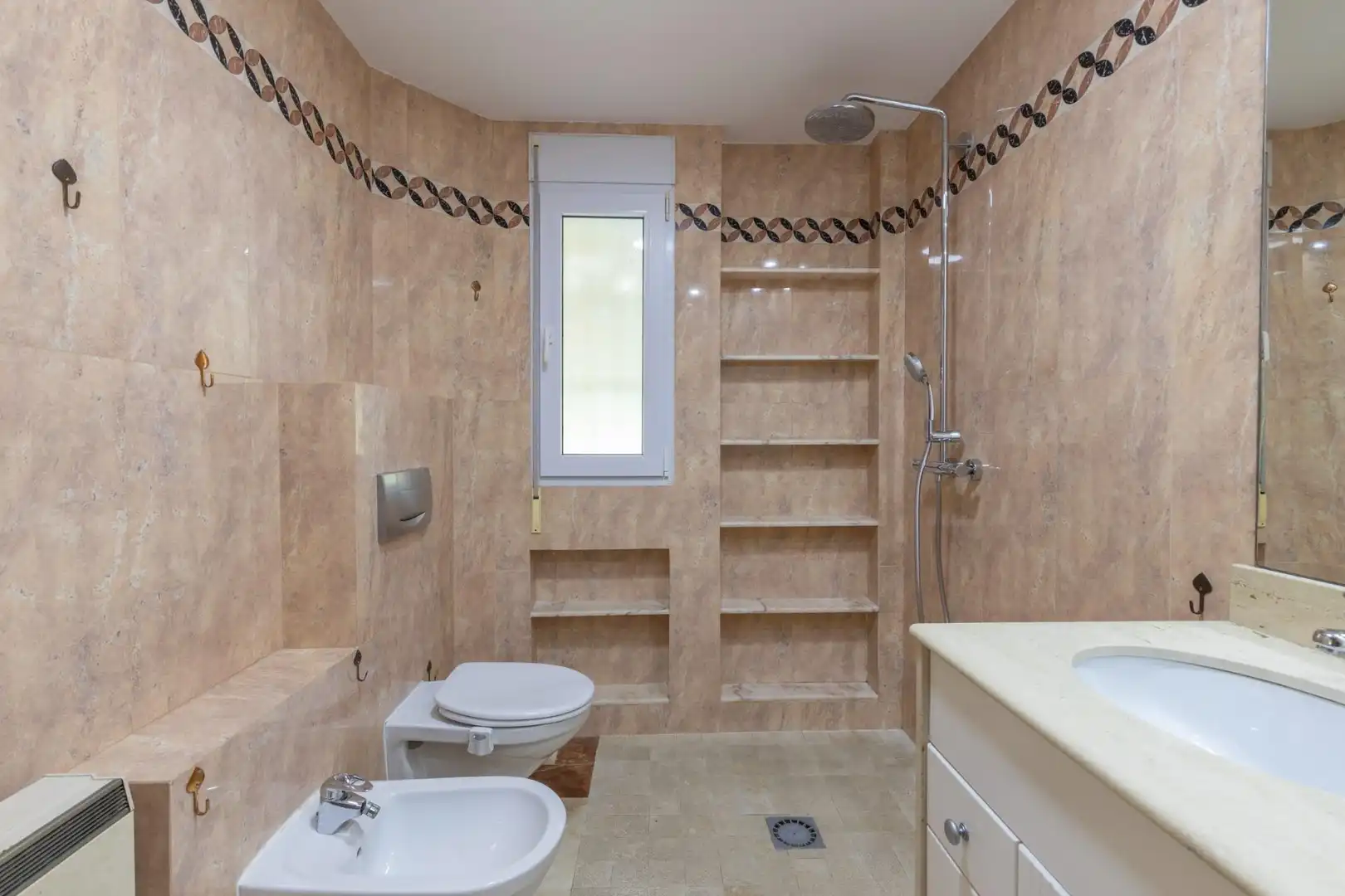 Bany de Casa o xalet en venda en Las Gabias amb Piscina comunitària