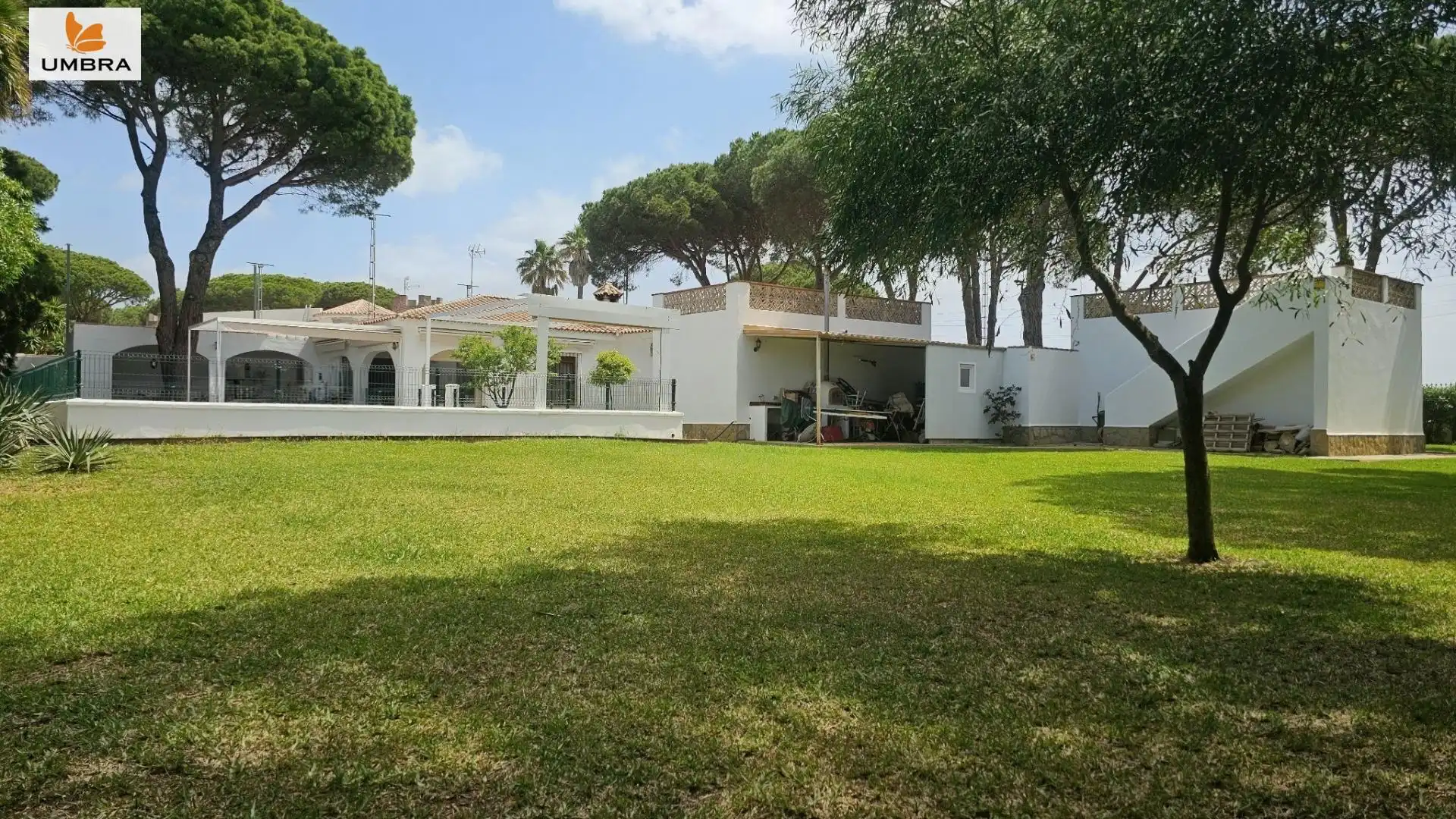 Jardí de Casa o xalet en venda en Chiclana de la Frontera amb Aire condicionat, Calefacció i Jardí privat