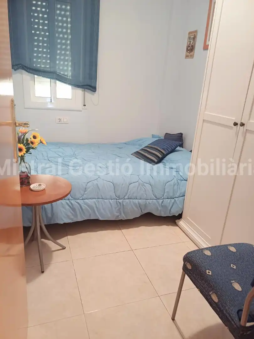 Schlafzimmer von Dachboden zum Verkauf in Calafell mit Klimaanlage, Terrasse und Möbliert