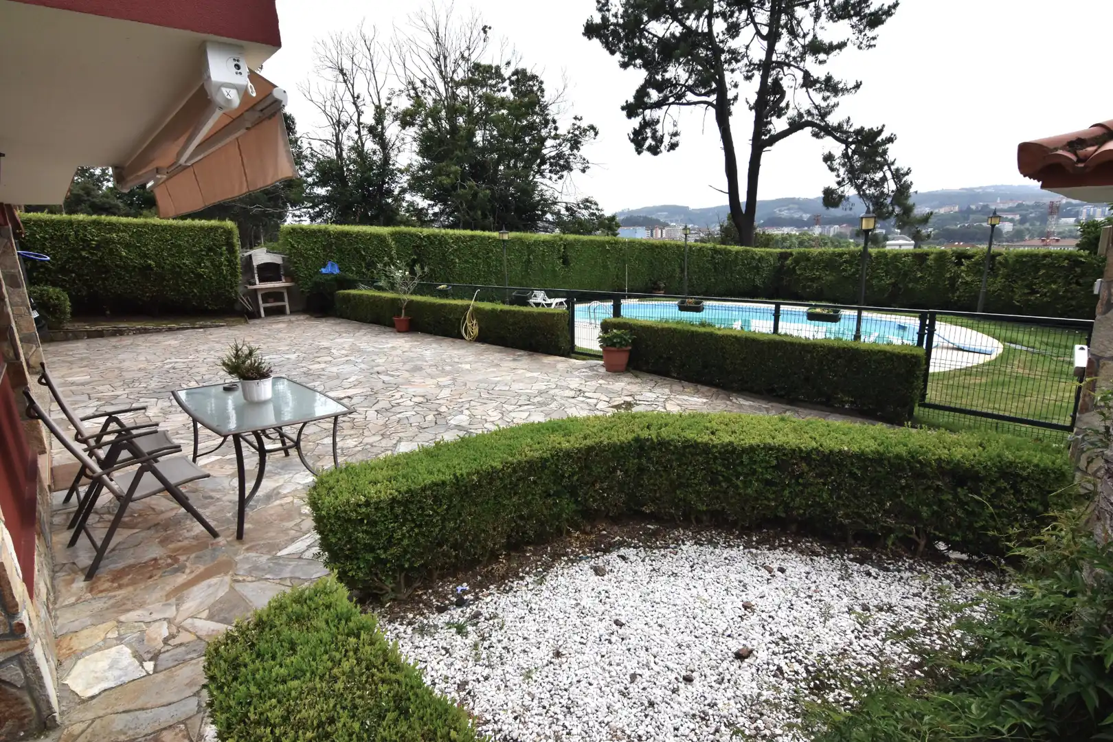 Terraza de Casa o chalet en venta en Oleiros con Calefacción, Jardín privado y Parquet