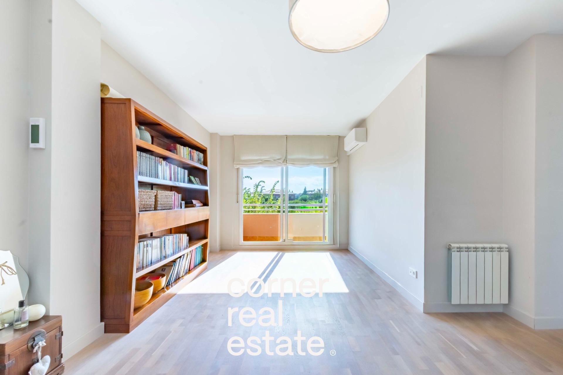 Bedroom of Flat for sale in Sant Cugat del Vallès  with Air Conditioner, Heating and Parquet flooring