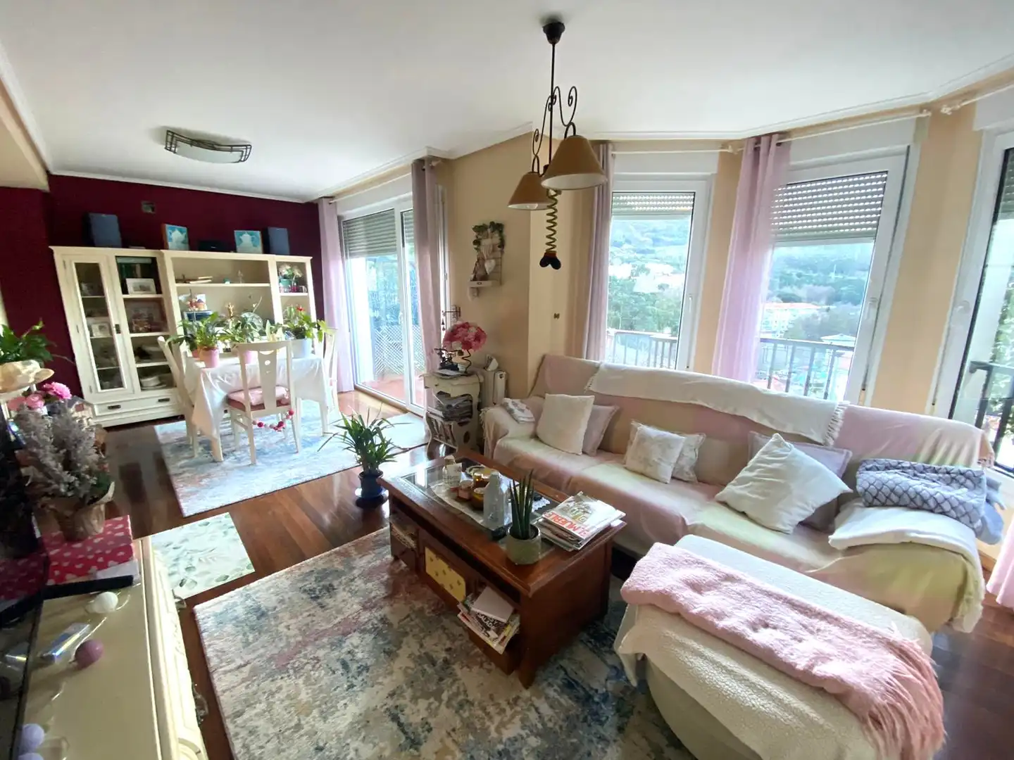 Living room of Detached homes for sale in Castro-Urdiales  with Heating, Private garden and Parquet flooring