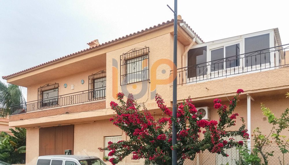 Vista exterior de Casa o xalet en venda en Cuevas del Almanzora amb Terrassa i Traster