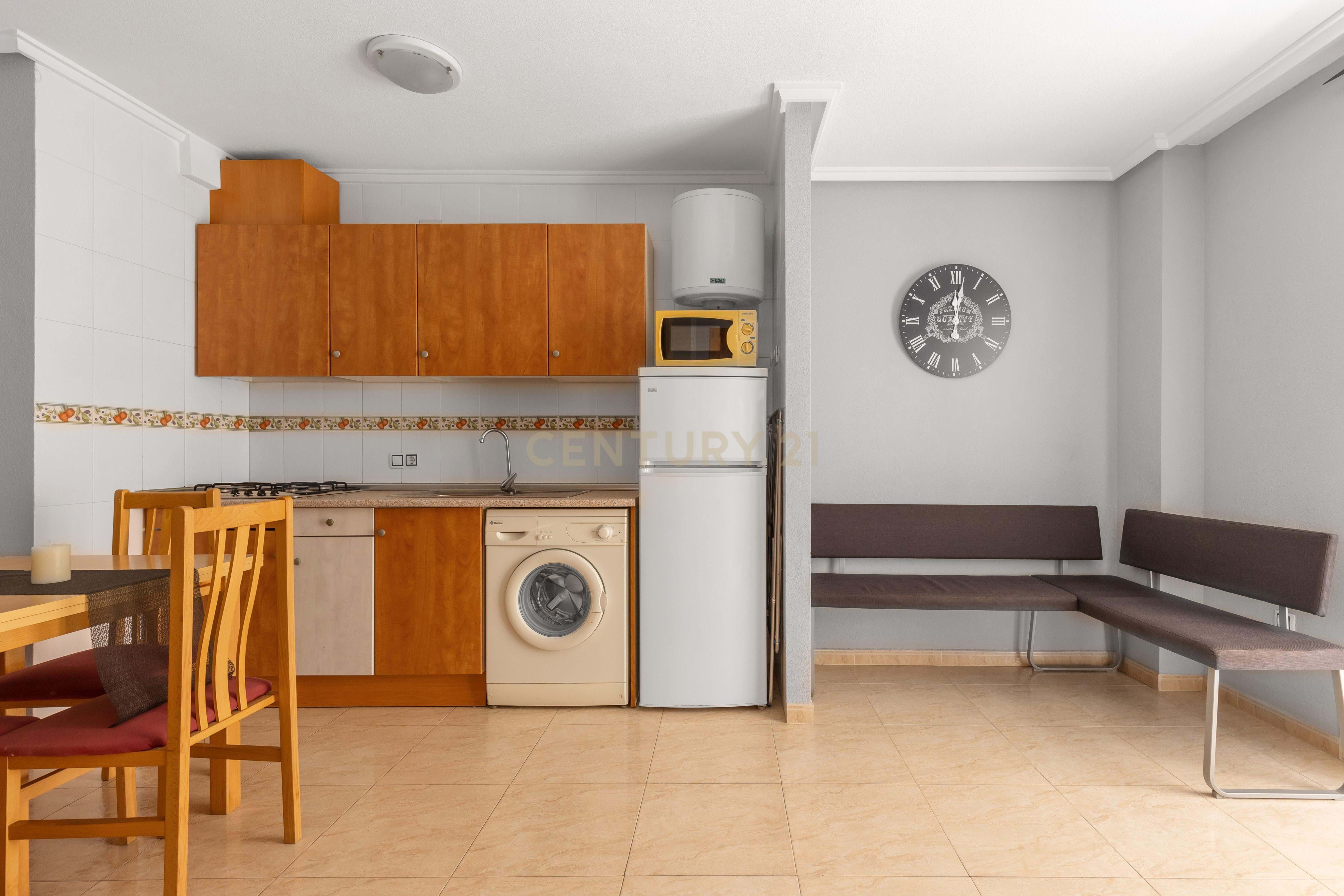 Flat for sale in Calle Clemente Gosálvez, Torrevieja, Spain, -1, Centro - Muelle Pesquero, Centro