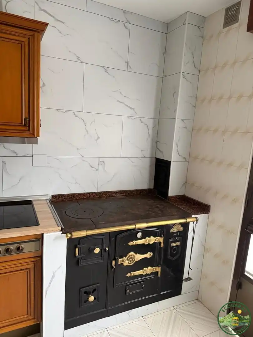 Kitchen of Houses for sale in Trabadelo  with Heating, Private garden and Parquet flooring