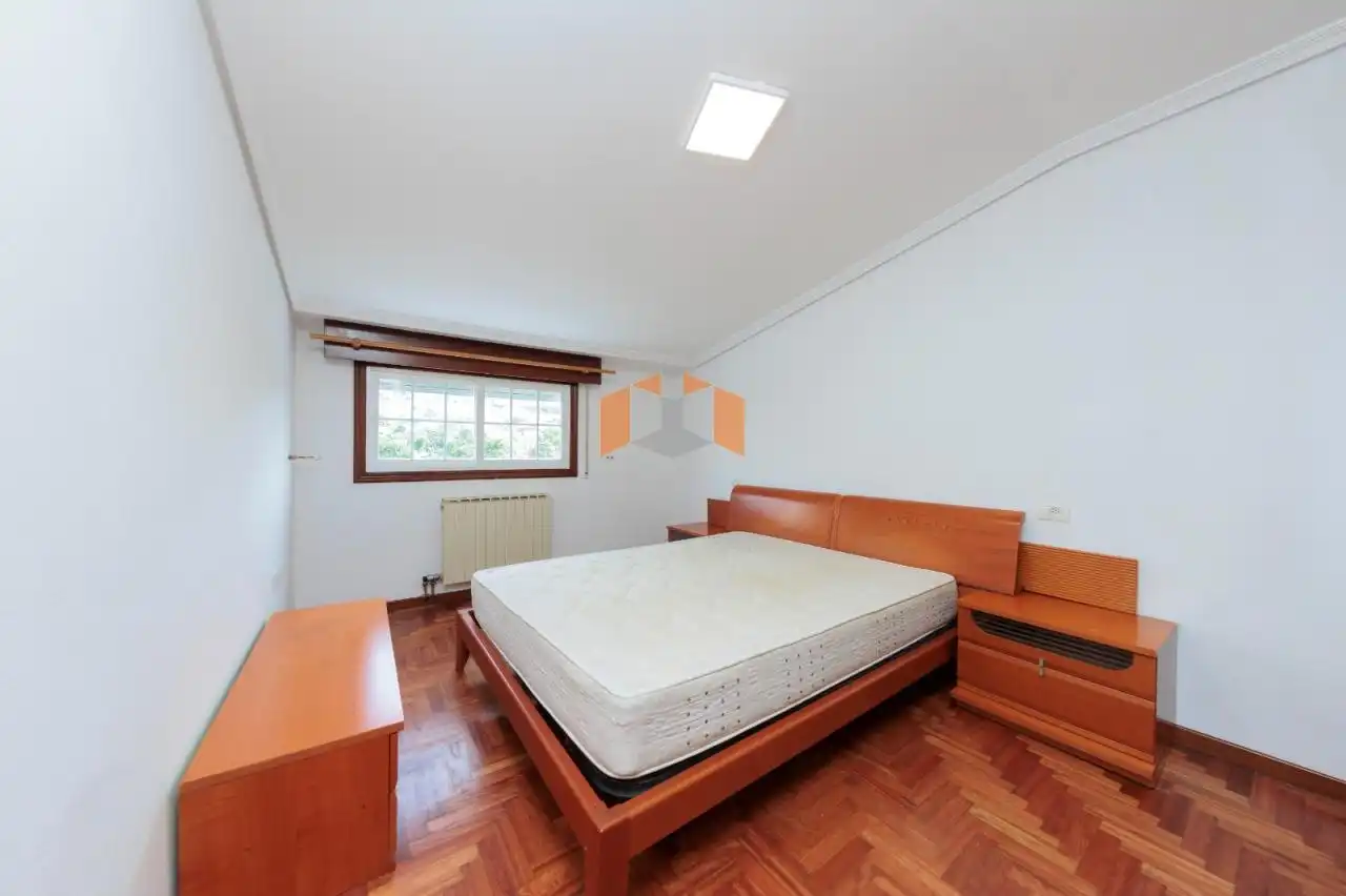 Bedroom of Houses for sale in Vigo   with Heating, Private garden and Parquet flooring
