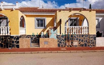 Vista exterior de Casa o xalet en venda en Mazarrón amb Aire condicionat i Terrassa