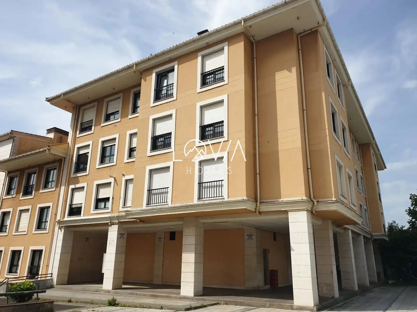 Vista exterior de Pis en venda en Carreño amb Terrassa i Traster